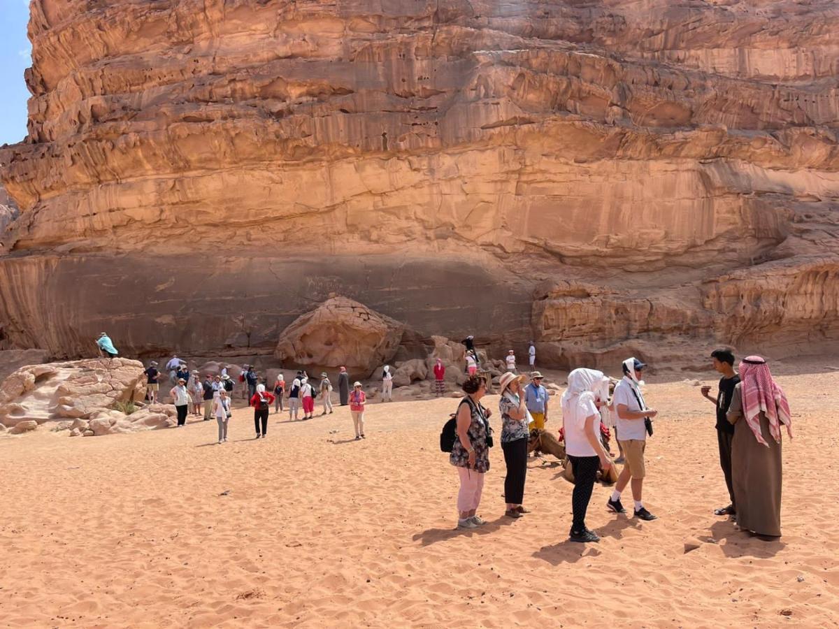 Wadi Rum Magic Camp Exterior photo